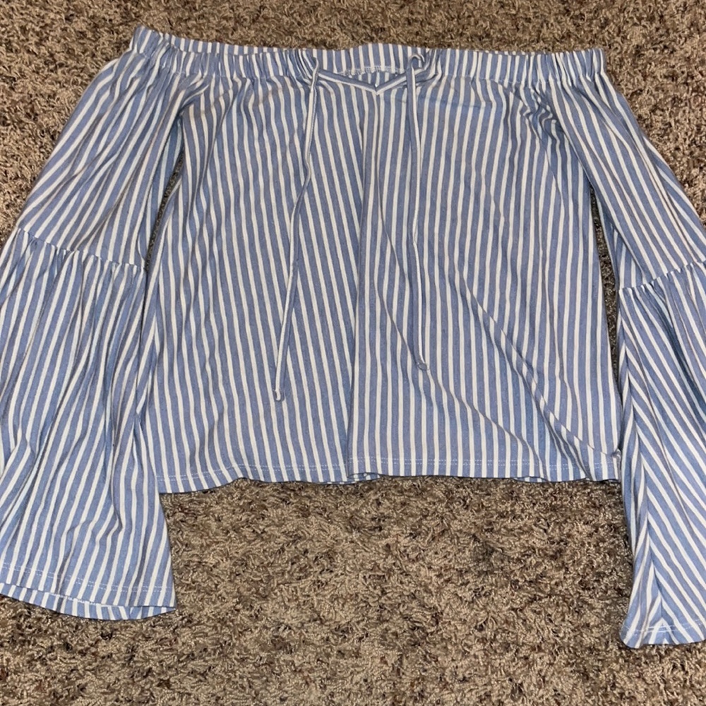American Eagle Crop Top!!